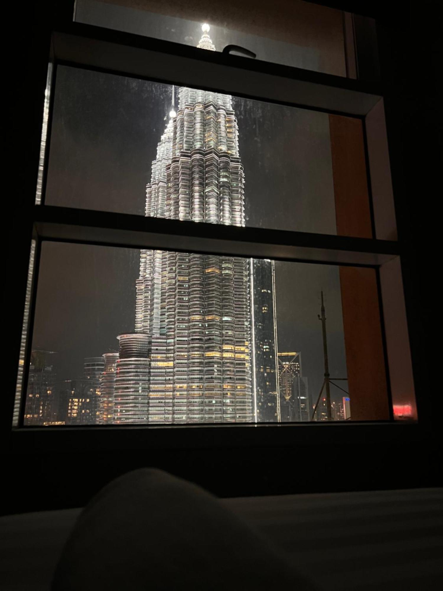 Sky Suites At Klcc By Mitstay Kuala Lumpur Eksteriør billede
