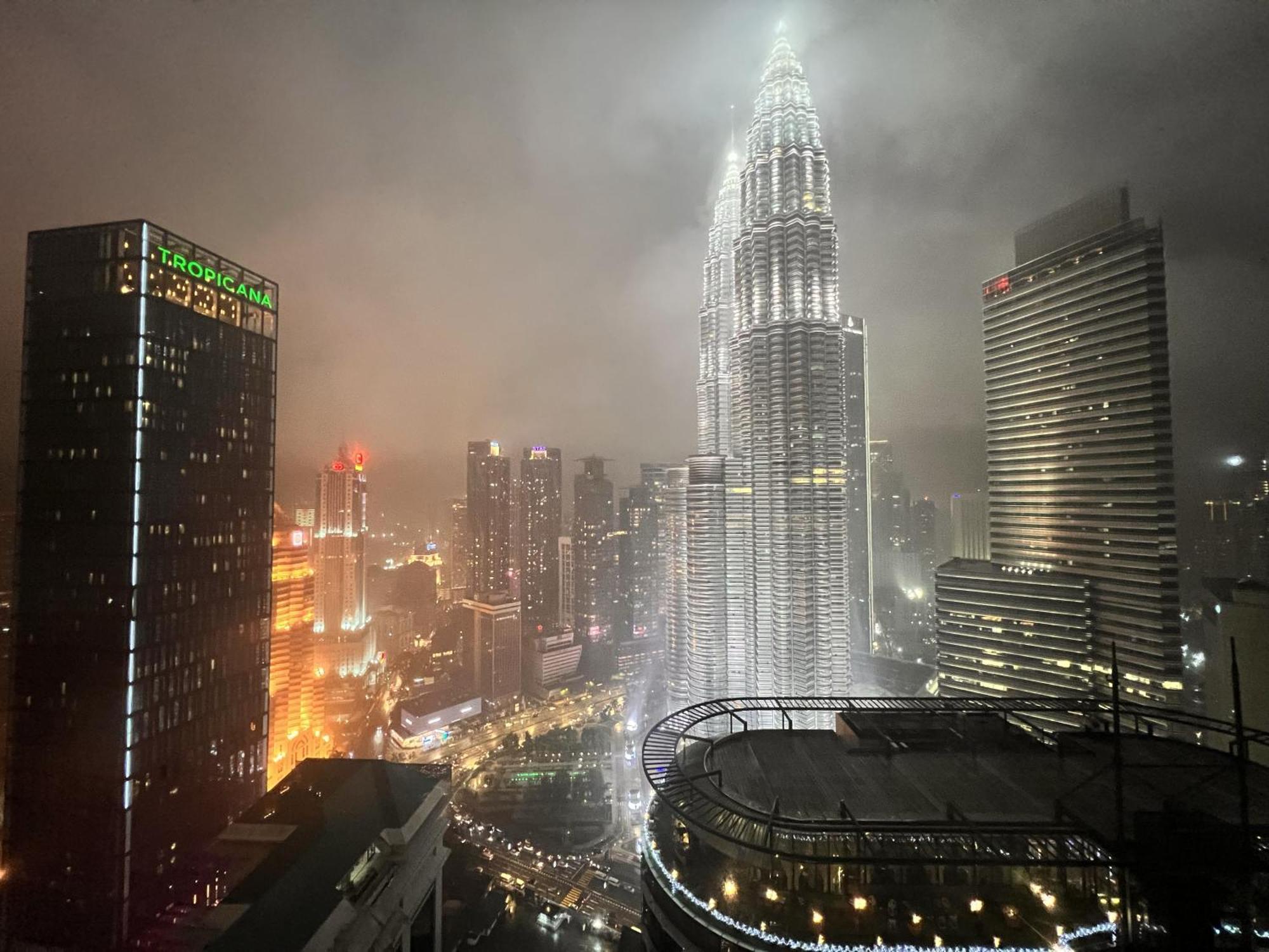 Sky Suites At Klcc By Mitstay Kuala Lumpur Eksteriør billede