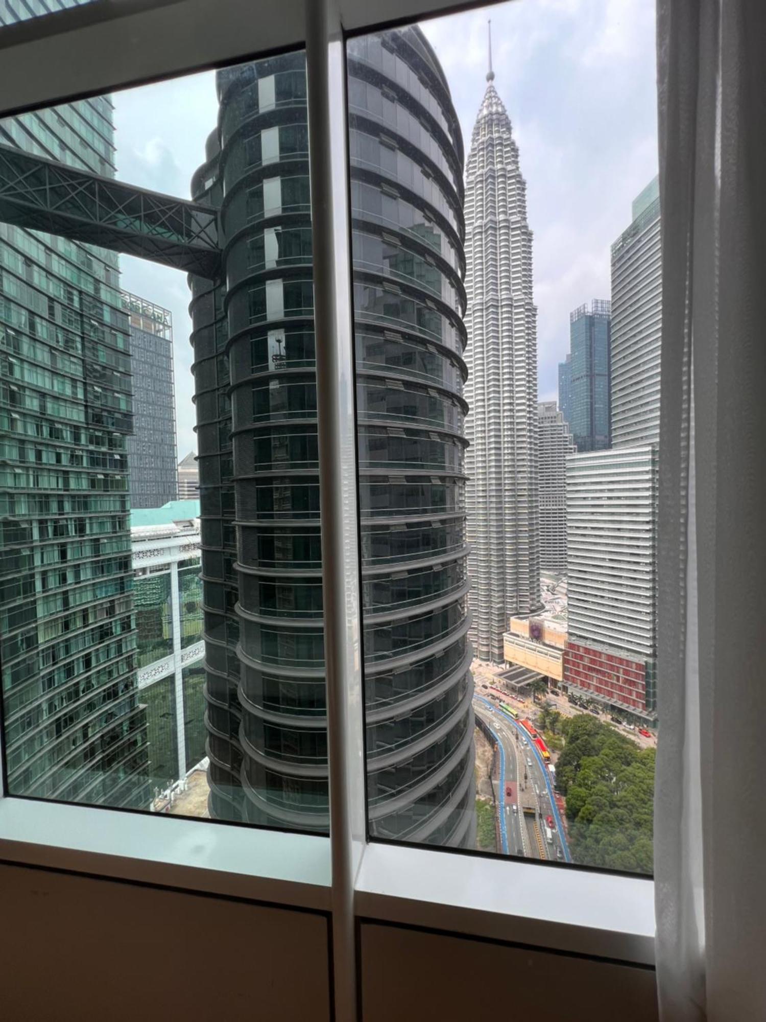 Sky Suites At Klcc By Mitstay Kuala Lumpur Eksteriør billede