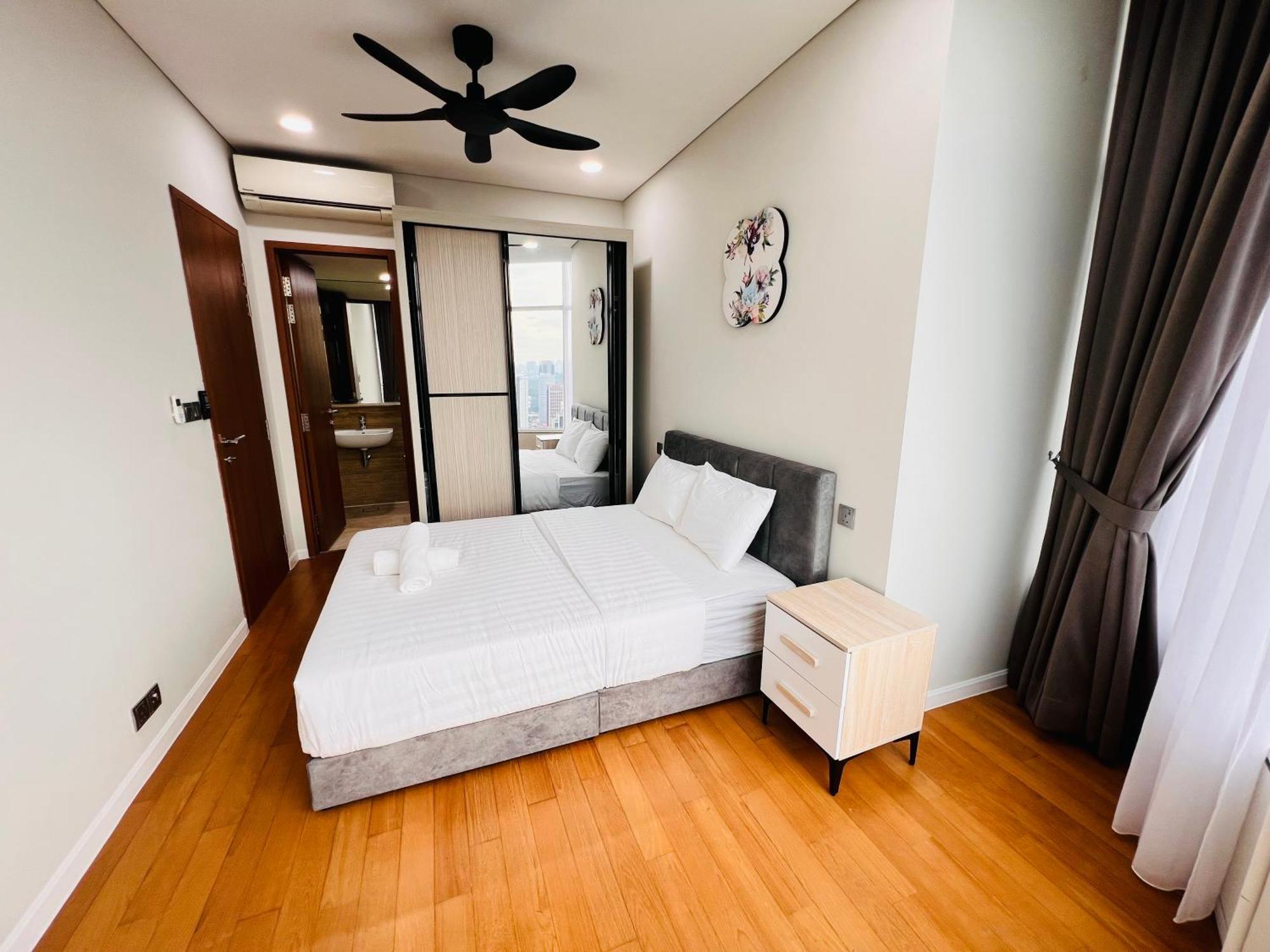 Sky Suites At Klcc By Mitstay Kuala Lumpur Eksteriør billede